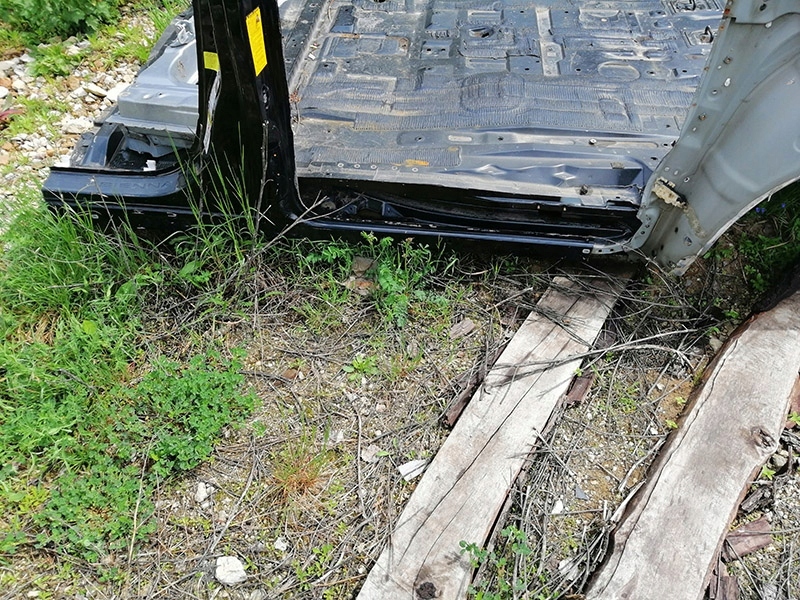 фото №1, Toyota sienna 2014 блок двигателя средний четверть порог