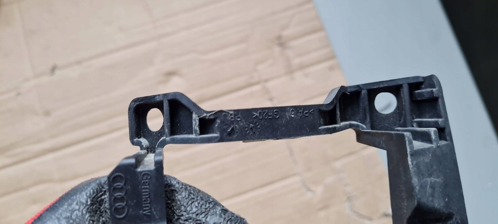 фото №8, S4 b9 8w a4 кронштейн кронштейн датчика мертвого pola правый задняя 8w0907176