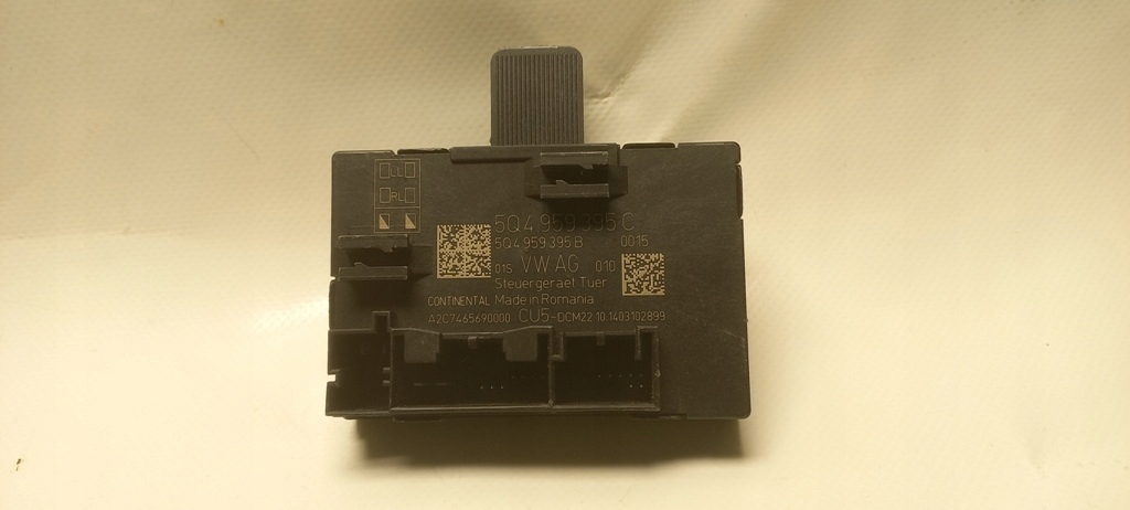 фото №1, Модуль блок керування двері лівий задня vw passat b8 golf rapid octavia 5q4959395c
