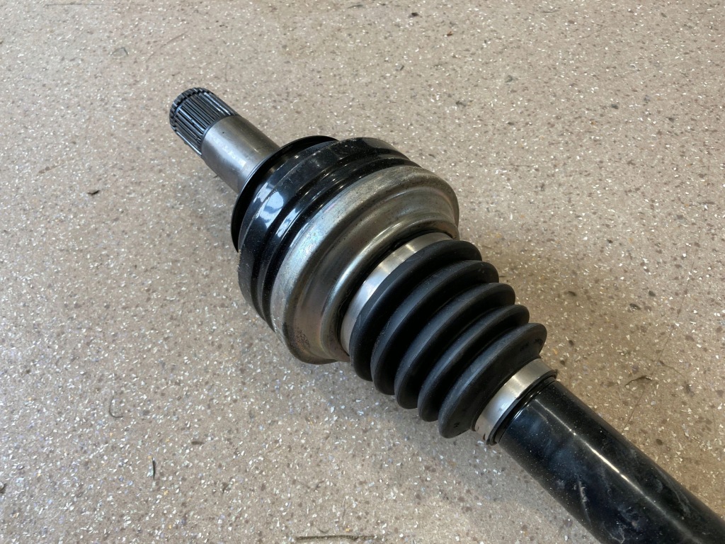 Приводной вал задняя задняя porsche panamera 971 971501201n с Разборки