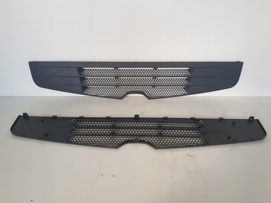 Новая оригинальная решётка  решётка радиатора капот renault premium dxi Оригинал