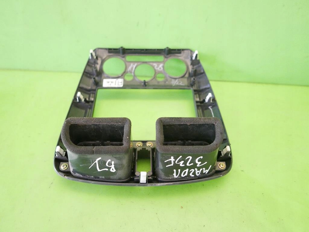 фото №8, Рамка защита радио панели решётки mazda 323f bj 00-