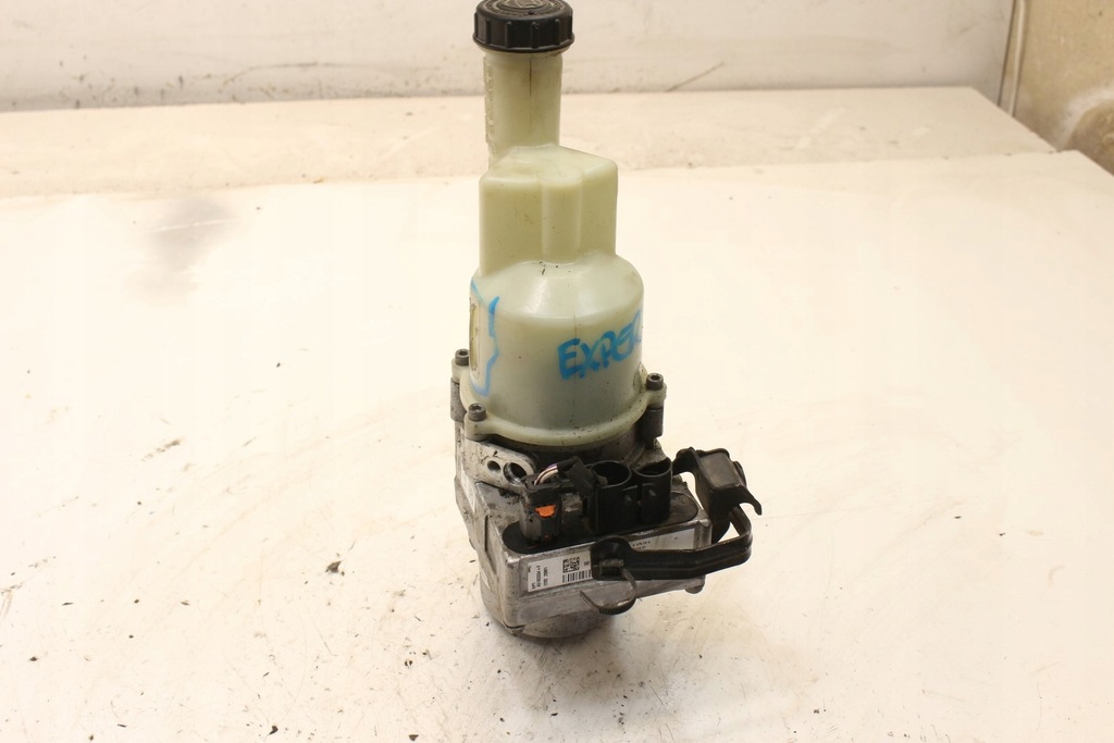 фото №5, Насос усилителя 9818127580 peugeot expert iii jumpy 2.0 blue hdi