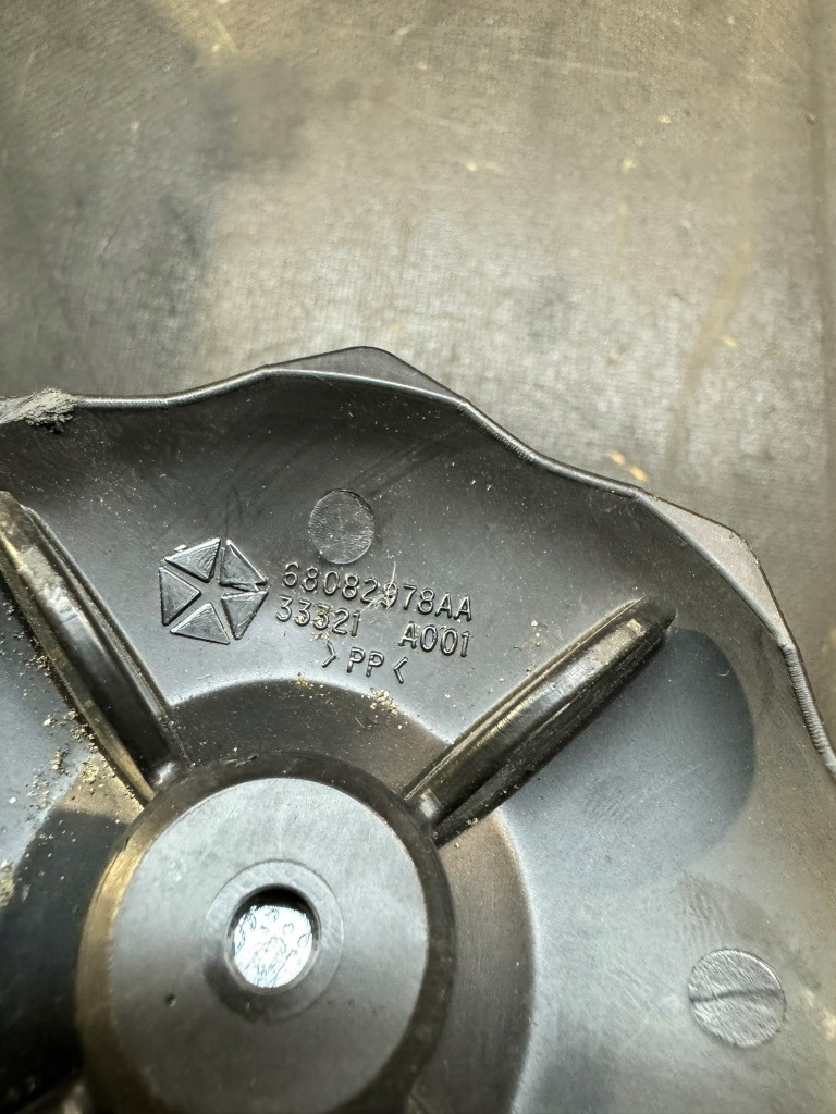 фото №5, Jeep grand cherokee wk 2 ii кронштейн колеса запасного