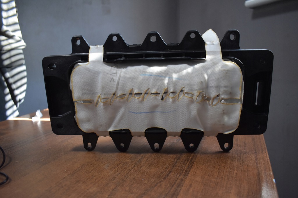 фото №1, Подушка подушка безопасности пассажира консоли mercedes glb x247 1