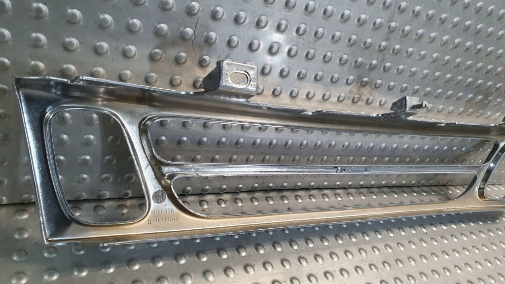 Решётка радиатора решётка радиатора 9086406 saab 9000 рестайлинг  91- с Разборки