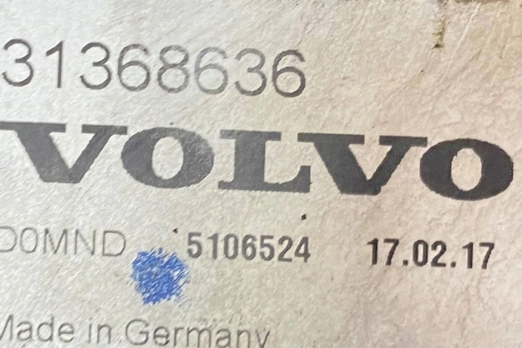 фото №7, Кронштейн фильтра масла volvo v40 cross country 526 31368636 2.0l дизель