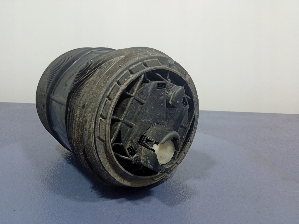 Audi sq8 rsq8 4m8 подушка пневмоподушка задний  левый 4m0616001ak в Украине