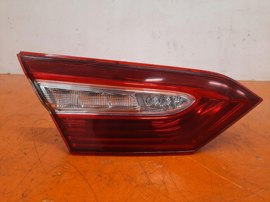 фото №1, Toyota camry viii 17- лампа задняя задняя левая внутренняя