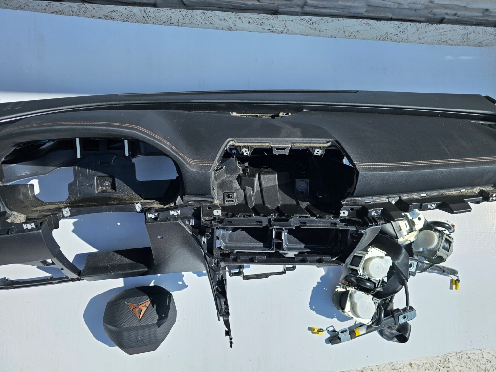 фото №3, Cupra formentor консоль подушка безпеки