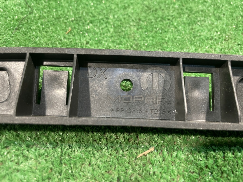 фото №9, Fiat tipo hb напрямна кронштейн бампера правий задня 52015949