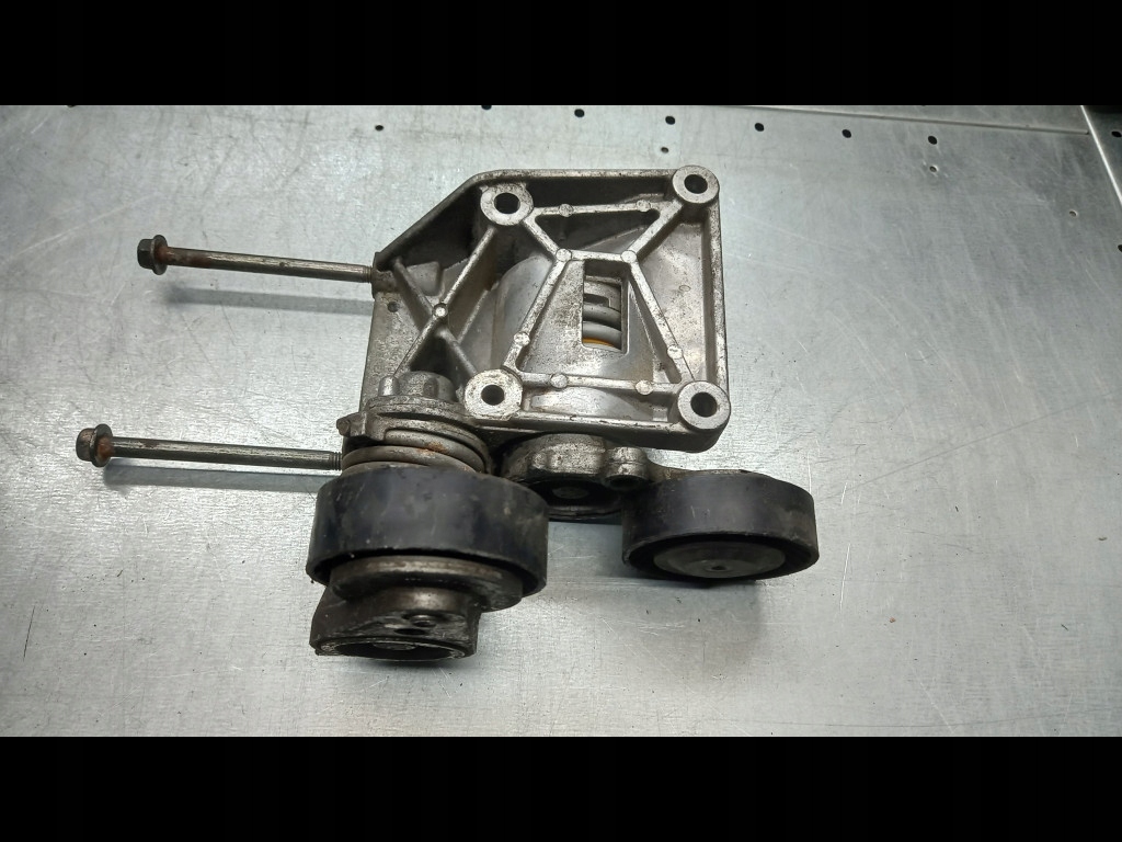 фото №1, Натяжитель ремень volvo v50 30650957