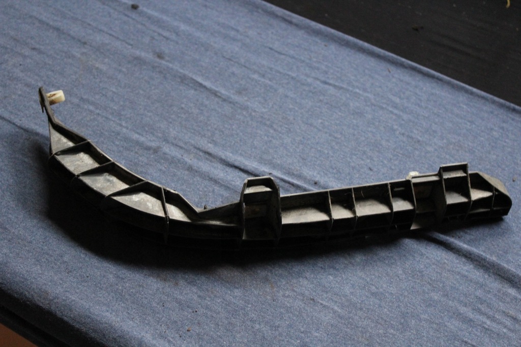 фото №11, Напрямна бампера правий lub лівий задня corolla e12 kombi