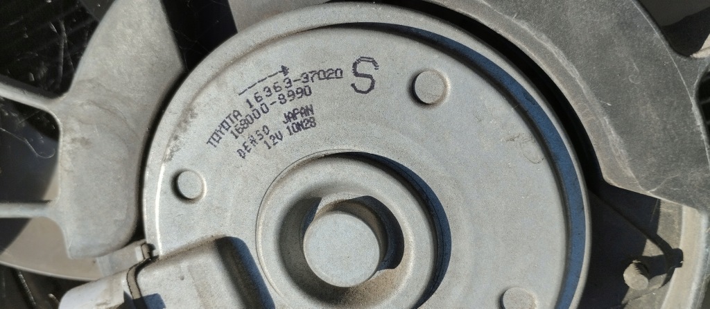 Pas передній радіатор вентилятор lexus ct200h ct 200h 11r- комплект Оригінал