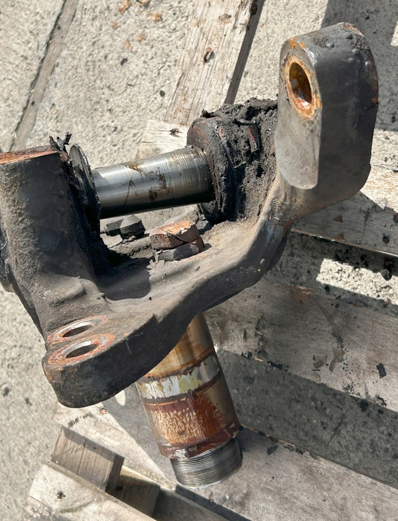 Поворотний кулак daf cf xf 106 ліва 0963954 1798816 Недорого