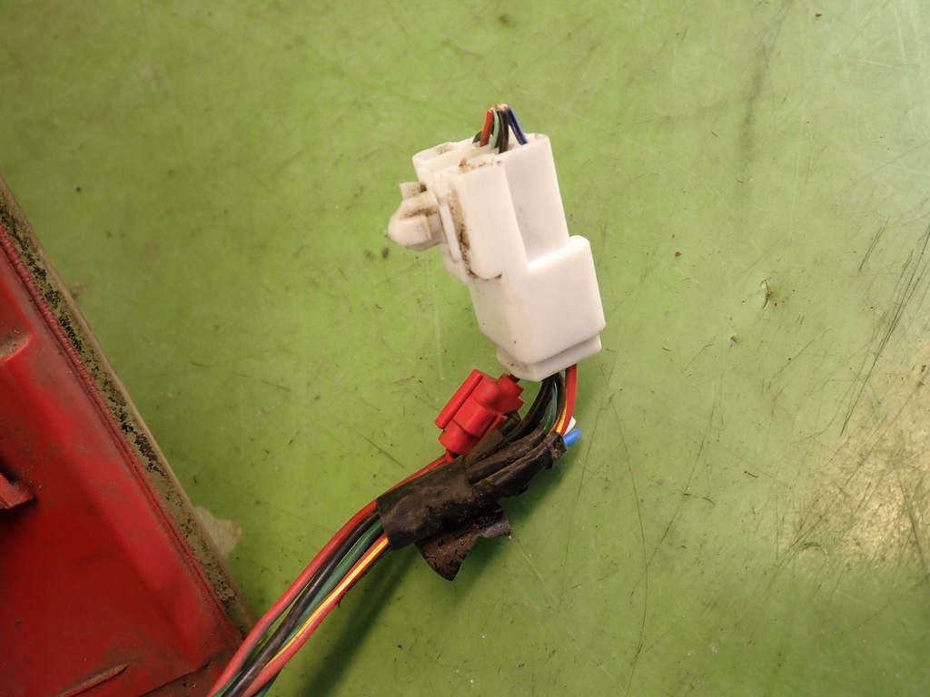 фото №8, Лампа левая задняя задняя mazda mpv ii 05r