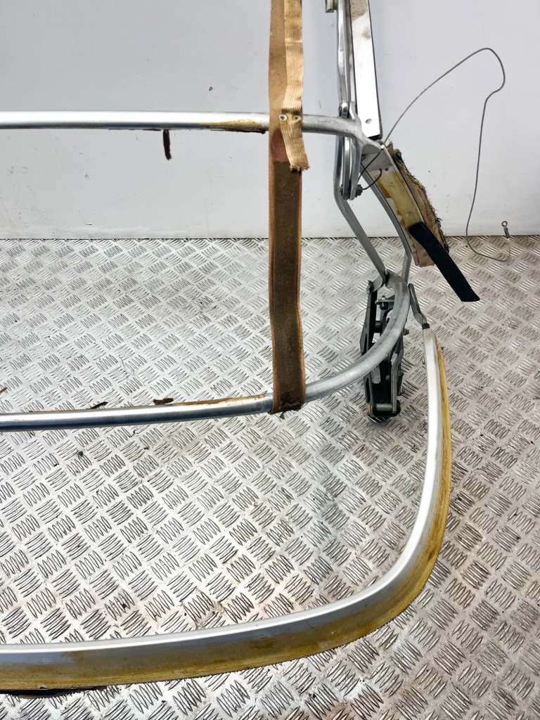 Купить Крыша mercedes-benz sl r107 a1077700302 33366546 4.5l 160kw 1979