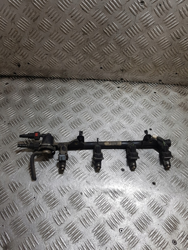 фото №1, Молдинг впрыскная ford fiesta mk 6 2n1u9f593ka 2n1u-9d280-ca