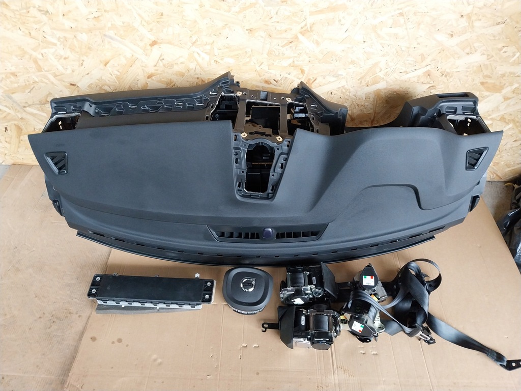 фото №1, Volvo xc60 ii приборная панель консоль подушка безопасности