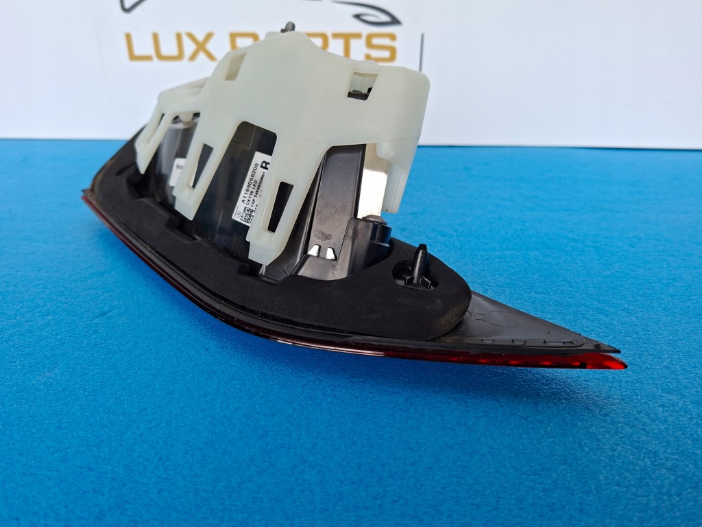 Mercedes cla w118 фара права задня w кришці  led Зі Шроту