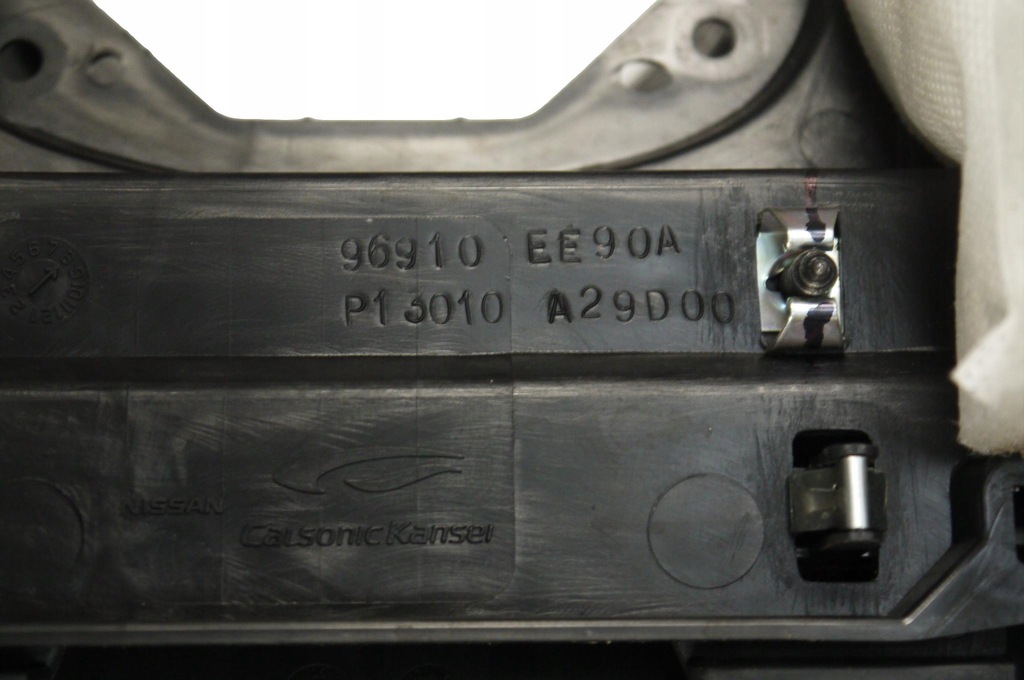 фото №11, Nissan tiida підлокітник kpl. europa