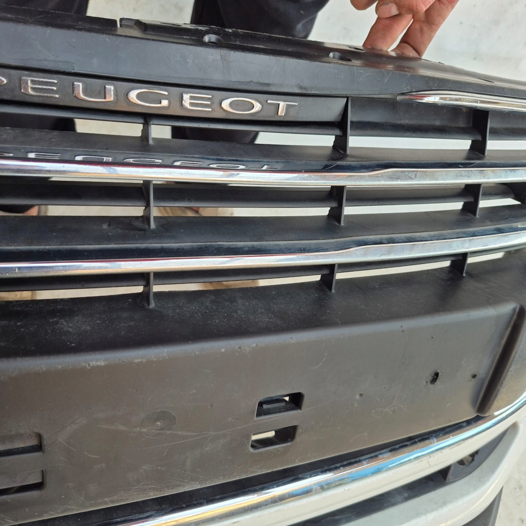 Peugeot 508 10-14 бампер перед передний spr pdc Оригинал