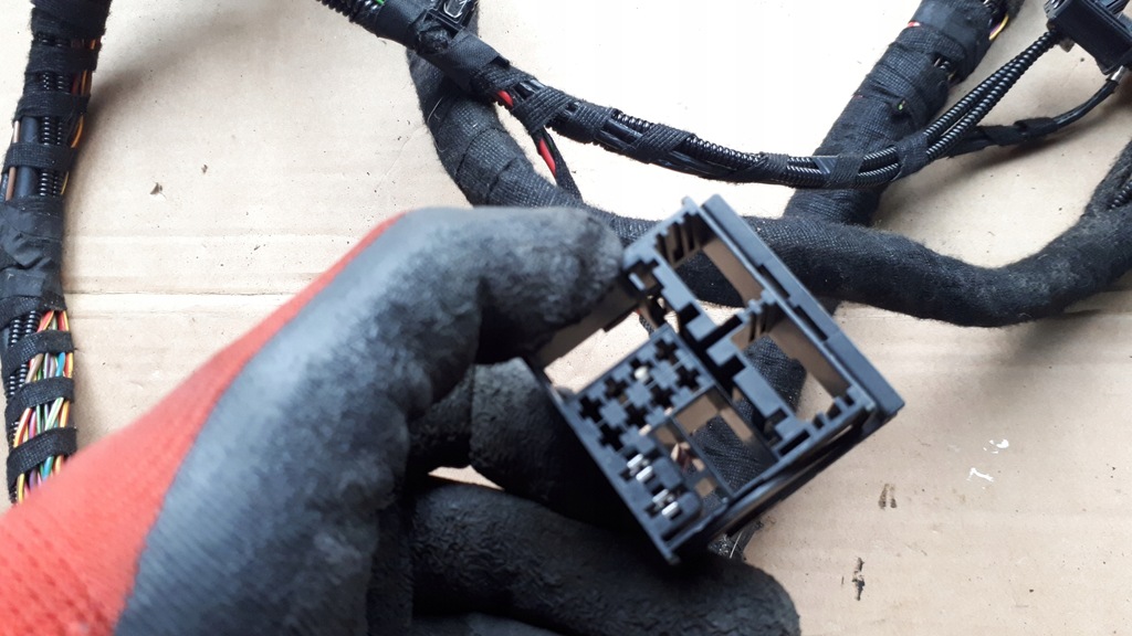 фото №8, Q5 8r штекер жгут усилителя bang olufsen