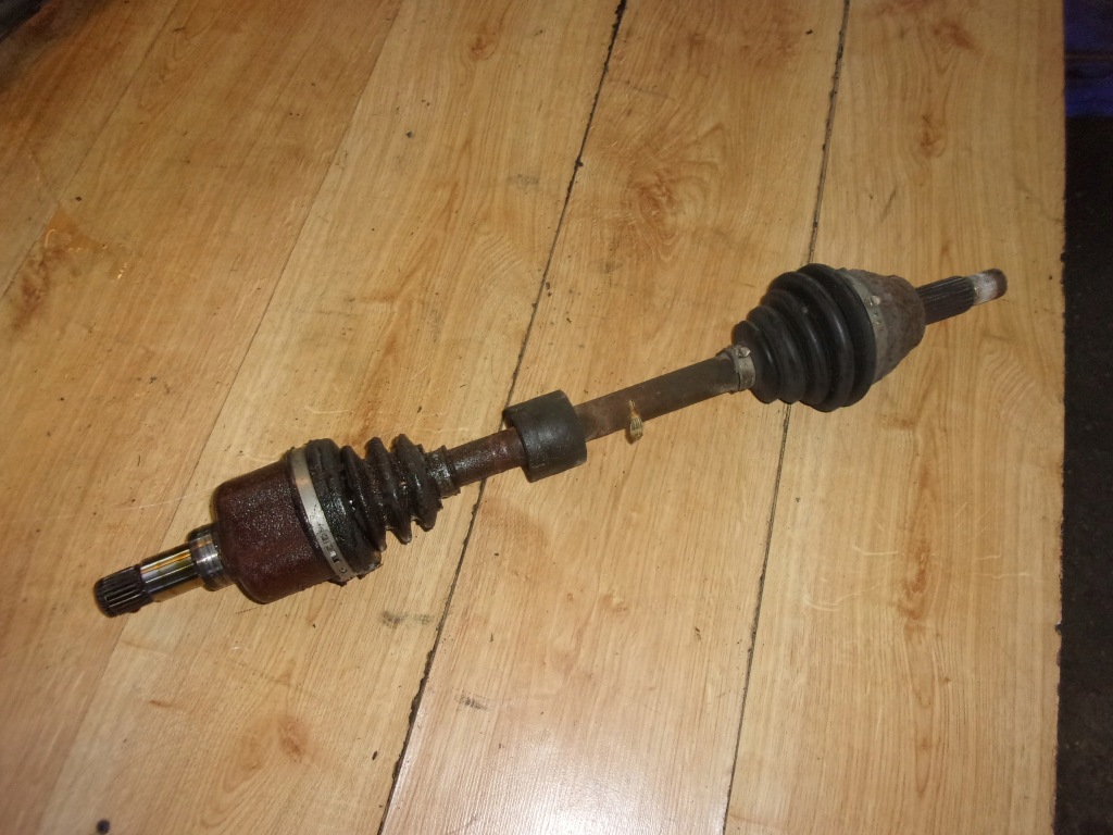 Купити Ford fiesta mk7 привідний вал ліва короткий 1.6 tdci