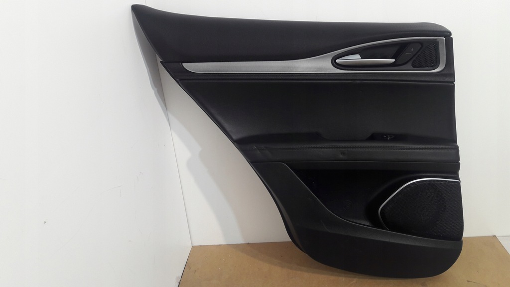 фото №14, Alfa romeo stelvio обшивка двері оббивка обшивки комплект