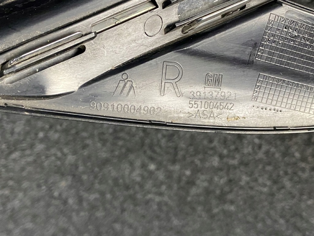 Opel insignia b 17- решётка бампера хром правая перед передняя 39137921 Недорого