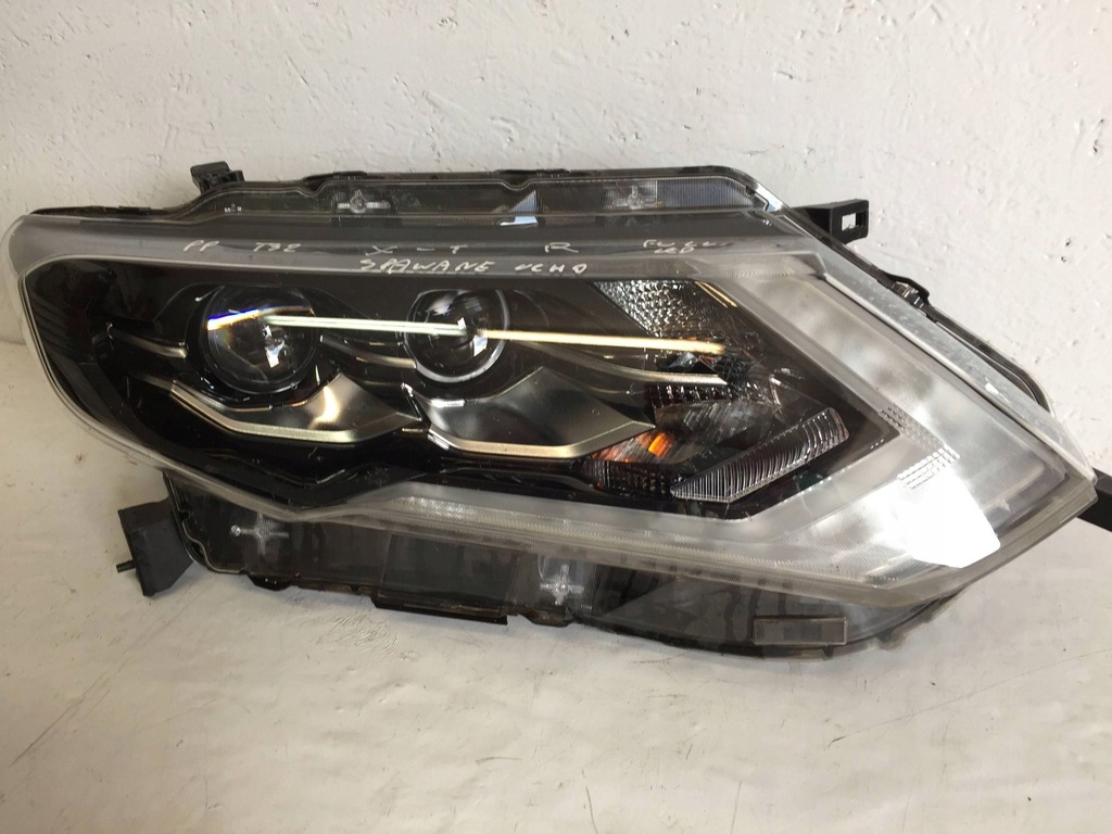 фото №1, Nissan x-trail t32 лампа перед правая t32 lift full led