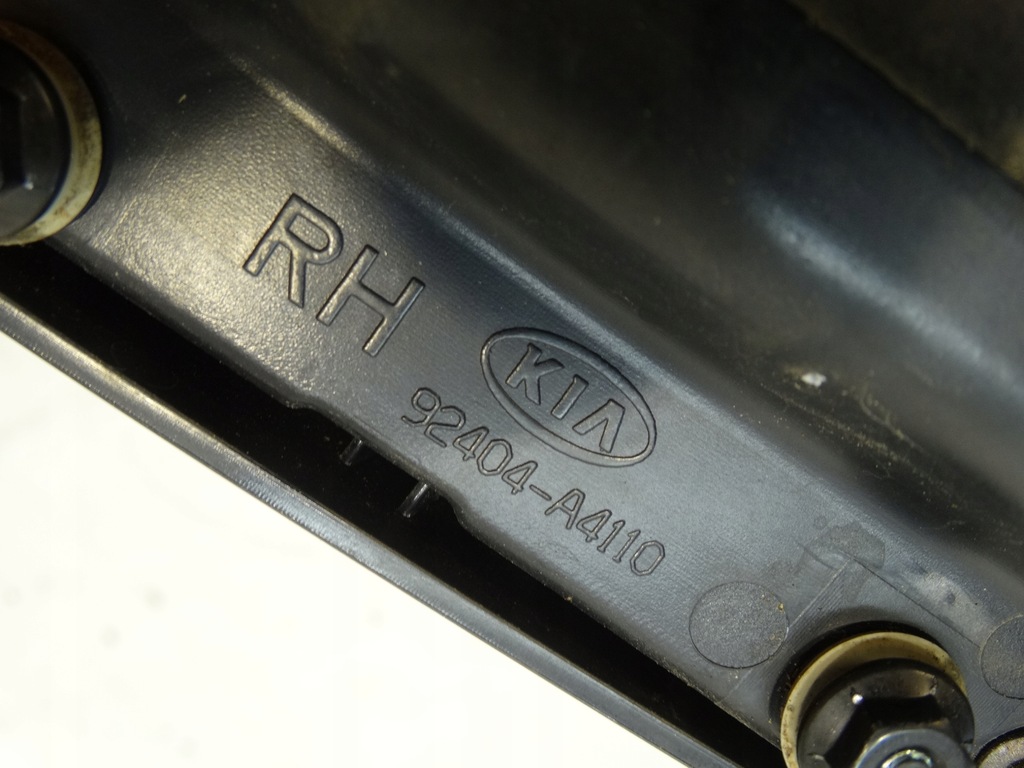 фото №9, Лампа правий задня w кришка carens iv 92404-a4110 led