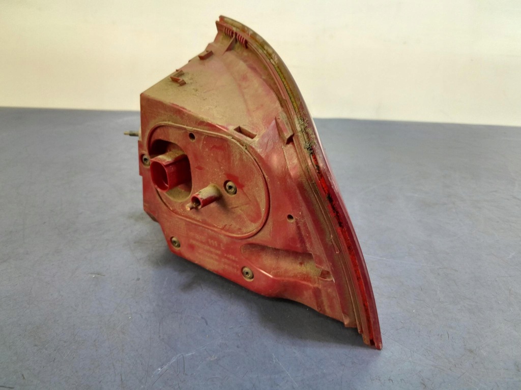 фото №3, Audi a8 d3 лампа задняя led левая w крыло