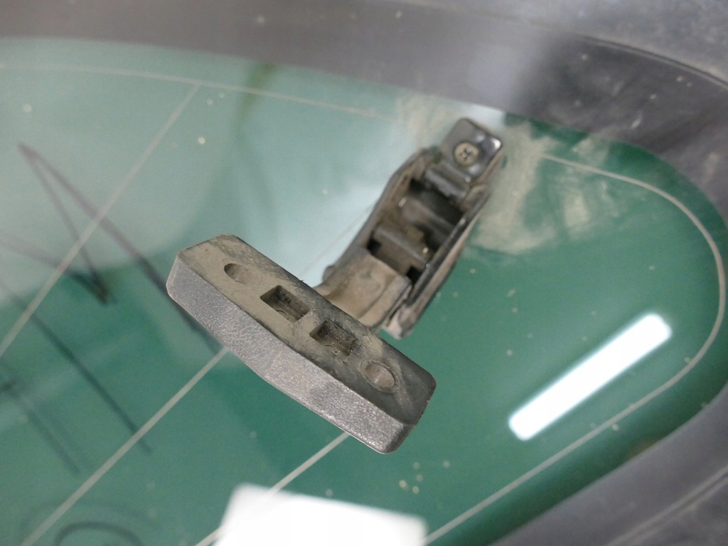 фото №8, Mazda mpv скло кузовна правий задня