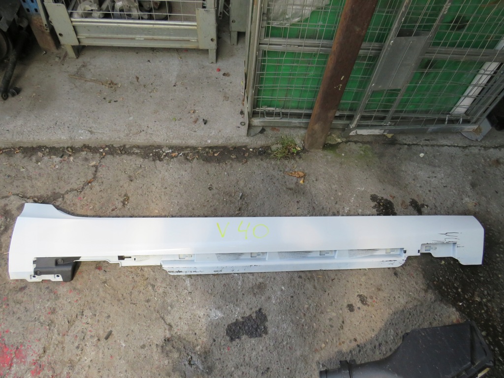 фото №1, Молдинг поріг права volvo v40