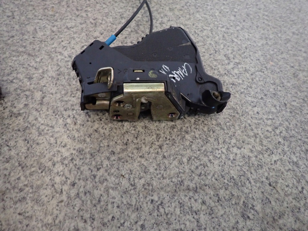 фото №4, Toyota camry 01-06 замок дверь передний левый 6 pin