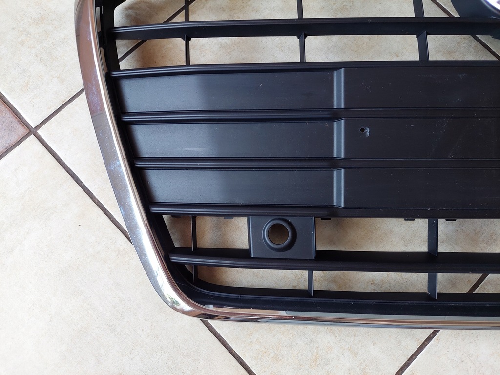 фото №7, Решітка радіатора - решітка радіатора - audi a6 c8 - 4k0