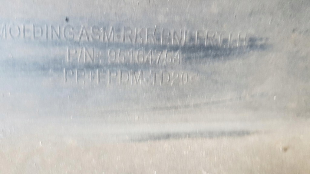 Молдинг порог левая opel mokka 95164754 с Разборки