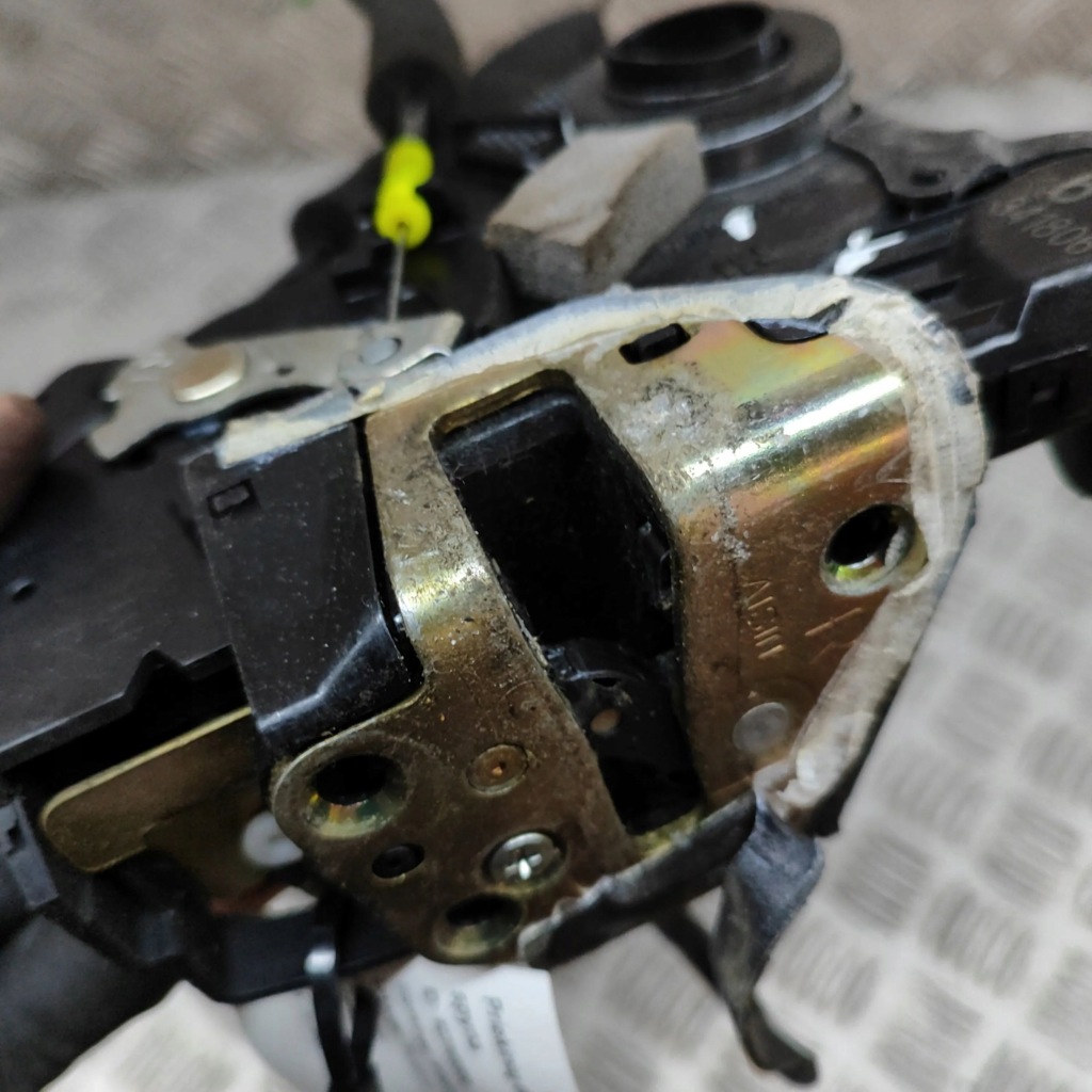 фото №6, Toyota land cruiser bj70 2003 правая сторона замок дверь передних