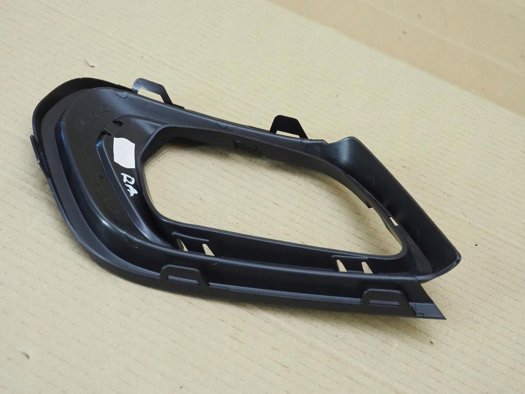 фото №12, Решітка протитуманної фари перед права dacia sandero ii lift 261a24864r