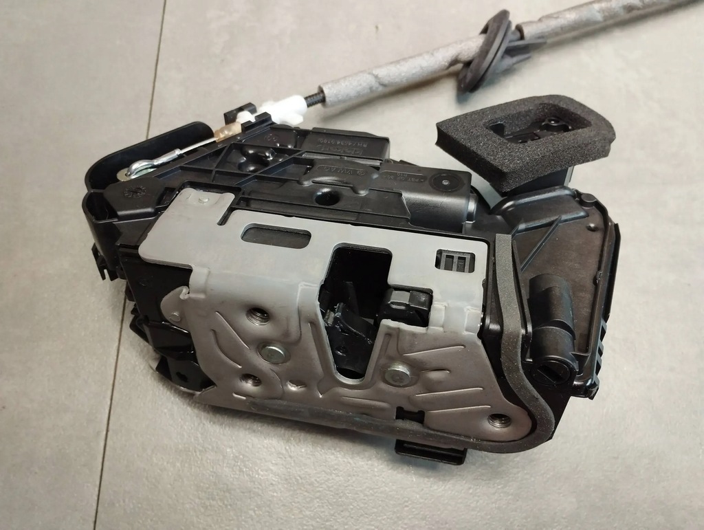 фото №1, Замок дверь vw p. touran 16- pr