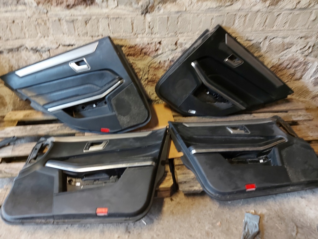 фото №1, Обшивка дверь mercedes e w212 lift