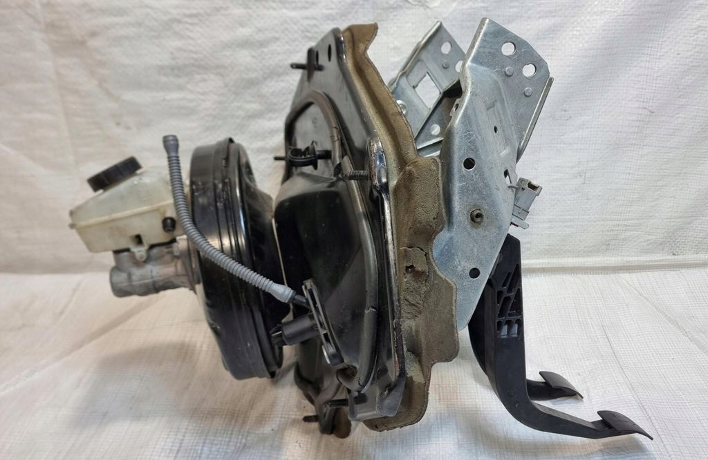 Підсилювач гальм opel zafira b 1.9 cdti 13142362 педалі 13192503 24463406 Недорого