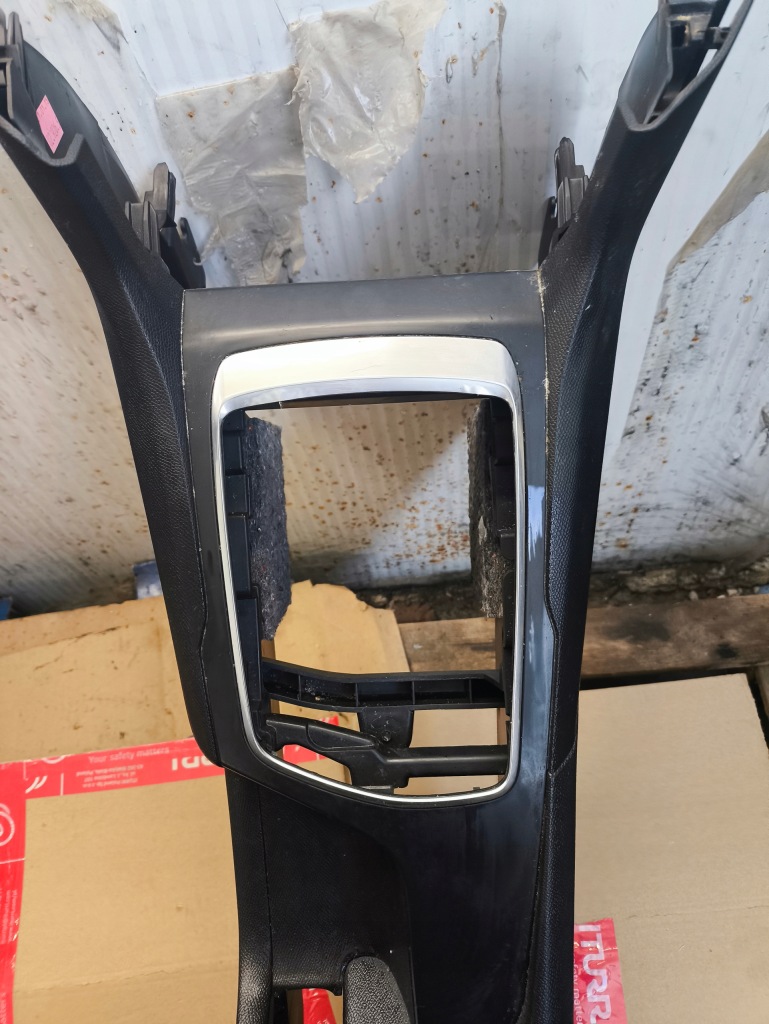 Peugeot 308 peugeot 308 2 t9 туннель средний 96775884 ? в Украине