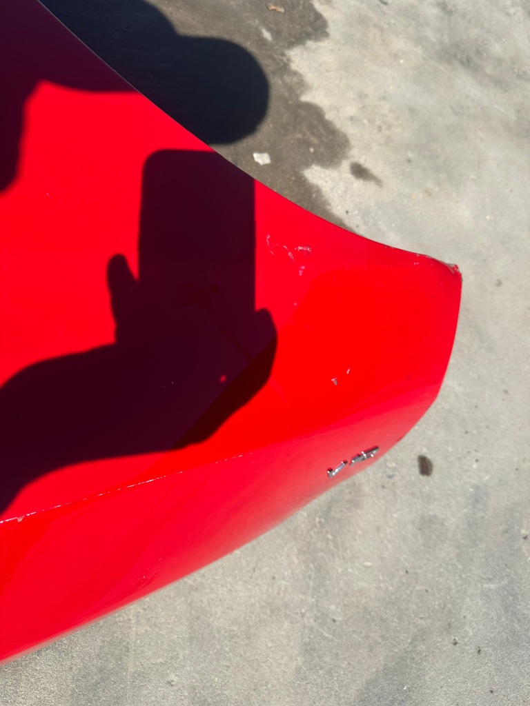 фото №4, Капот крышка audi r8 420 do ремонта оригинал обклеена czerwona