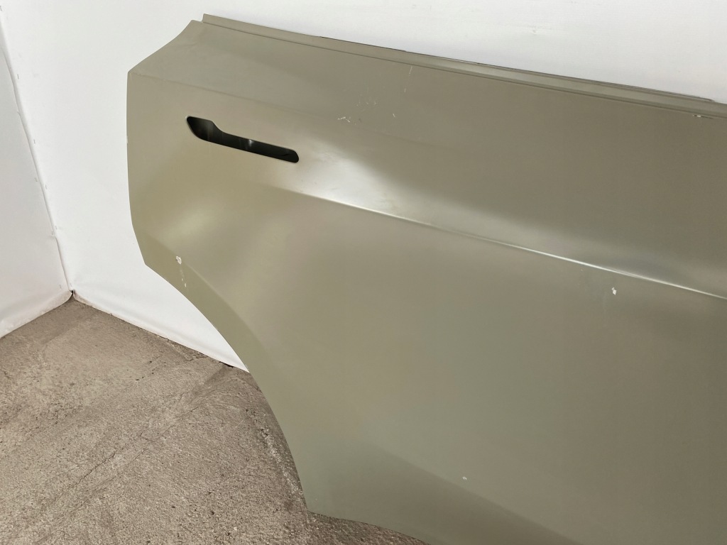 Tesla y новая  оригинальные дверь задняя правое  задняя poznań ==giełda== Оригинал