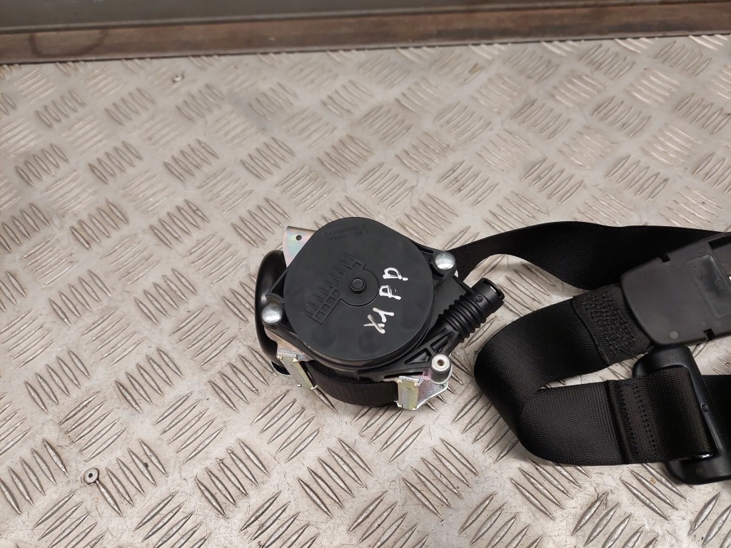 Bmw x1 f48 f49 7428112 перед сторона правая ремни безопасности с Разборки