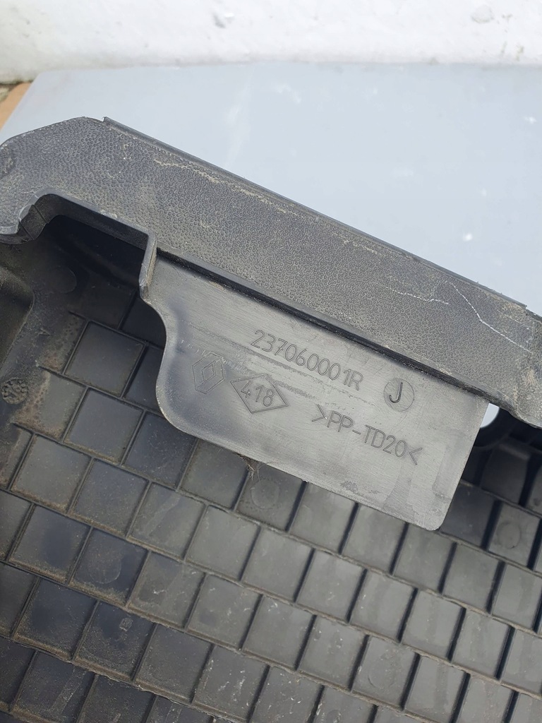 фото №7, Renault trafic iii x82 2015 крышка коробка аккумулятор