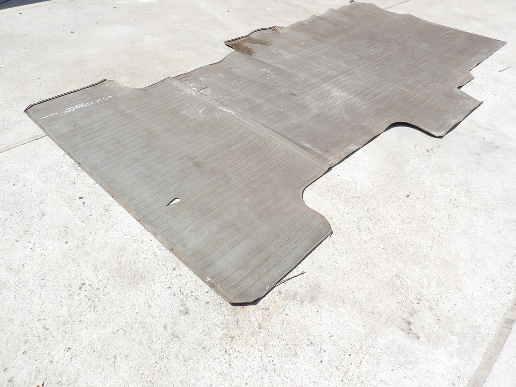 фото №8, Vw lt sprinter 96-06 обшивка гумовий елемент підлога задня середній 1