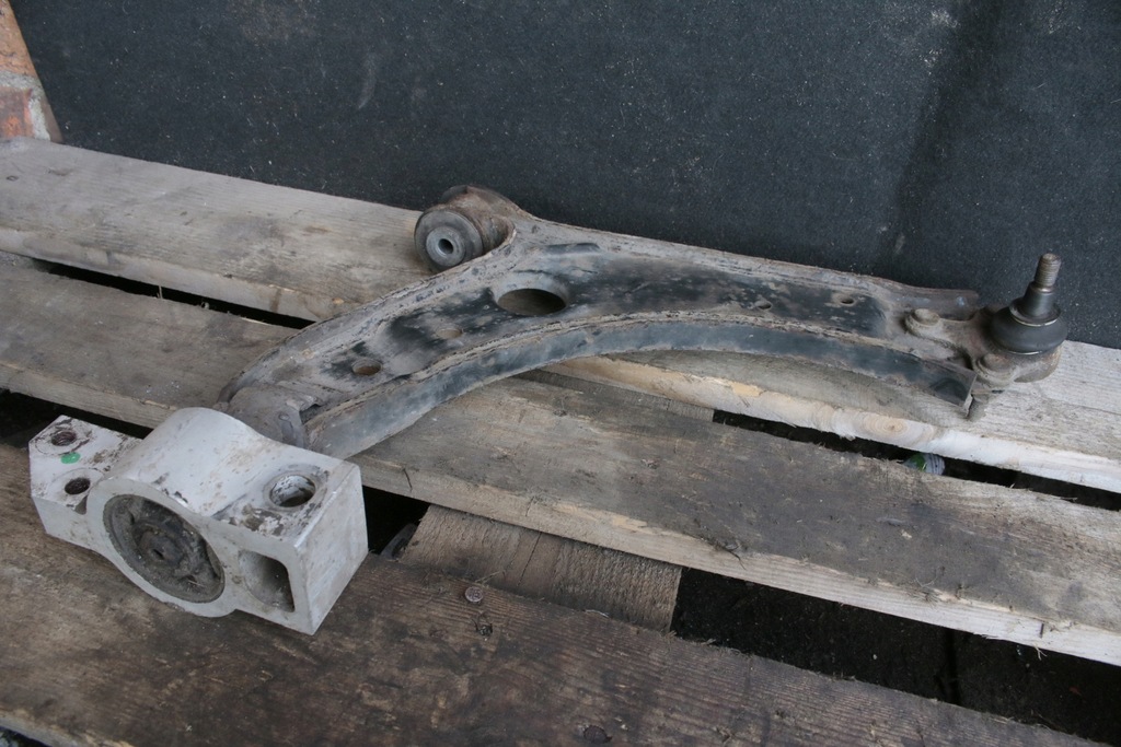 фото №1, Рычаг правый seat leon ii